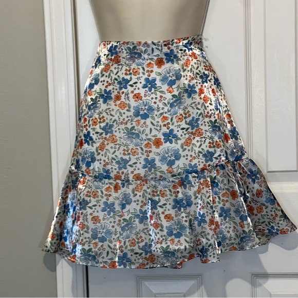 Wildfox Sydney Floral Ruffle Mini Skirt, Size Medium, Blue Floral, NWOT - Picture 3 of 8